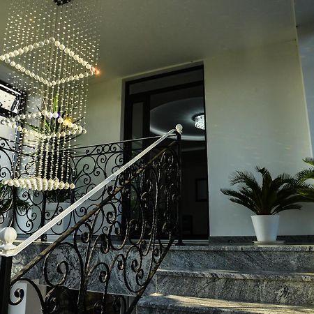 Mesecev Konak Bed & Breakfast Ni Екстериор снимка