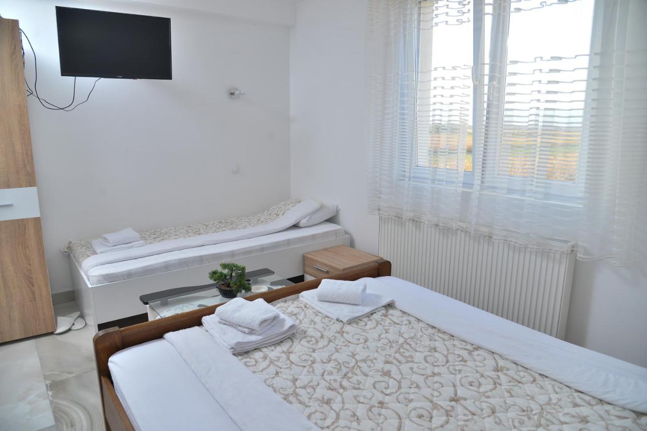 Mesecev Konak Bed & Breakfast Ni Екстериор снимка