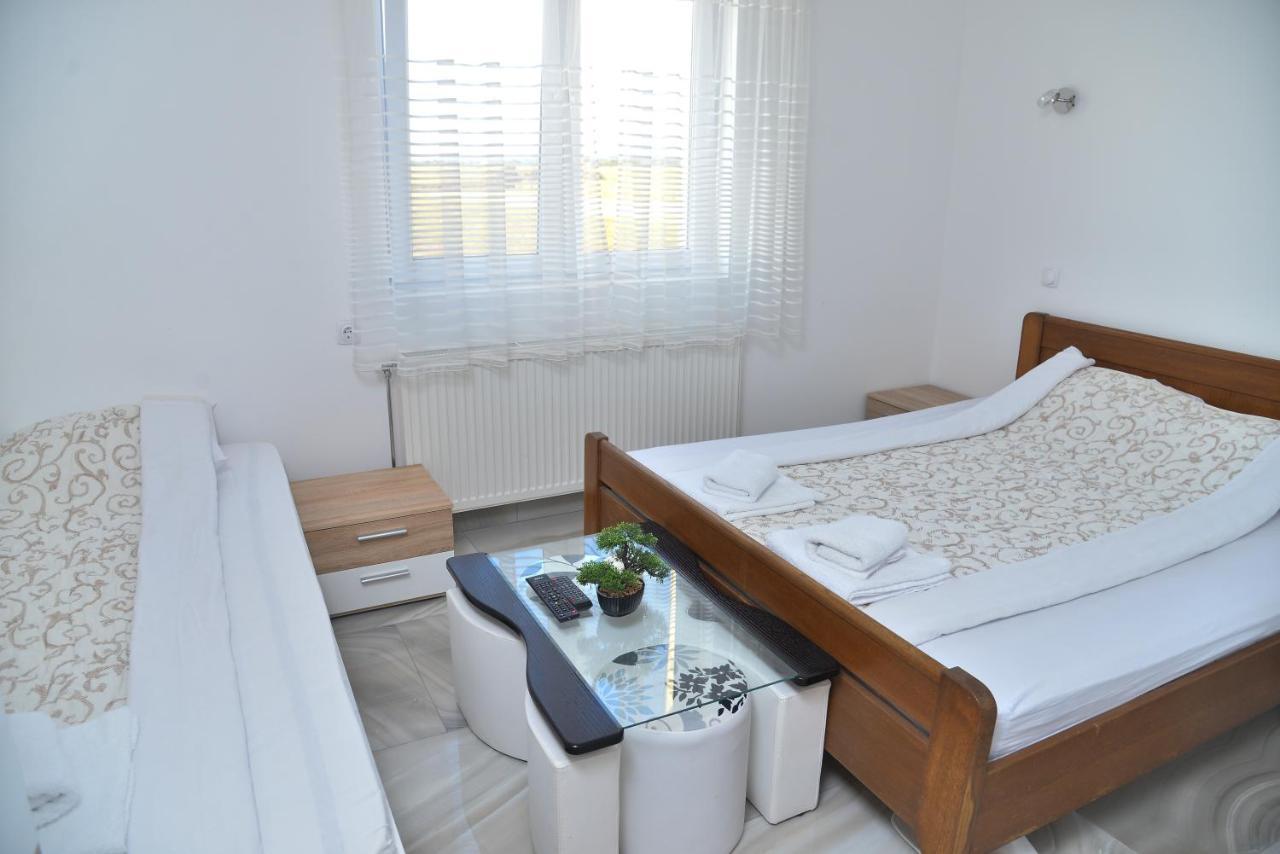 Mesecev Konak Bed & Breakfast Ni Екстериор снимка